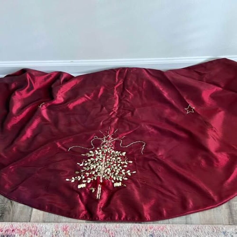 Amscan Burgundy Satin Tree Skirt w/Ribbon & Beaded Tree Design 56” Dia